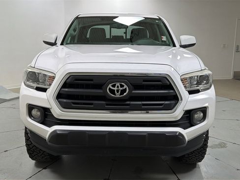 Used 2017 Toyota Tacoma SR5 image 2