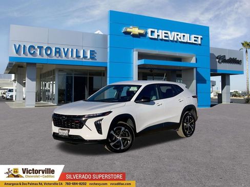 Certified 2025 Chevrolet Trax RS w/ Driver Confidence Package FWD image 1