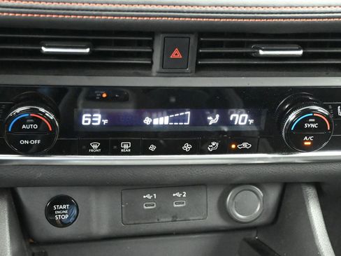 Certified 2025 Nissan Rogue SV AWD/4WD image 18