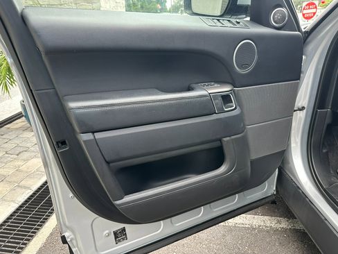 Used 2016 Land Rover Range Rover Sport SE image 21