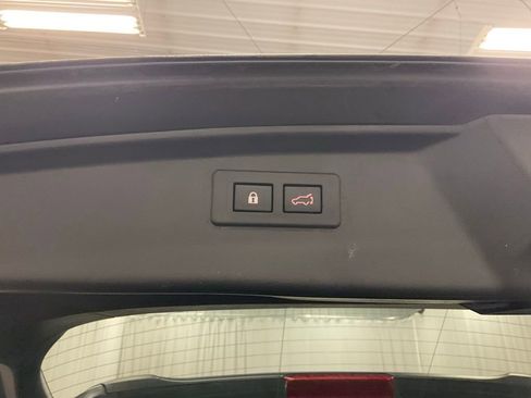 Used 2023 Subaru Outback Touring XT image 27