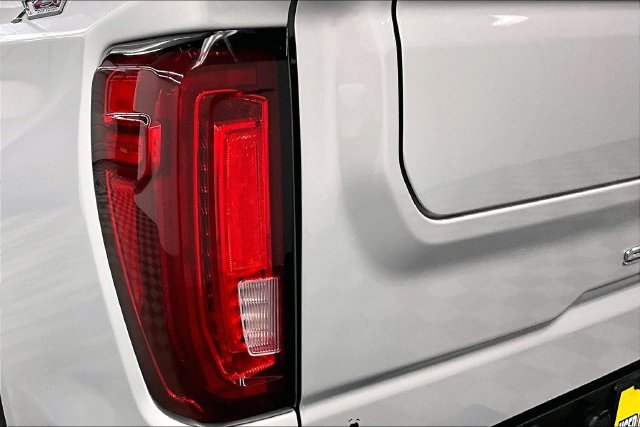 Used 2021 GMC Sierra 1500 SLT w/ SLT Premium Package AWD/4WD image 34