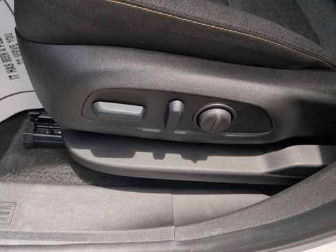 Used 2024 Chevrolet Equinox LT FWD image 9