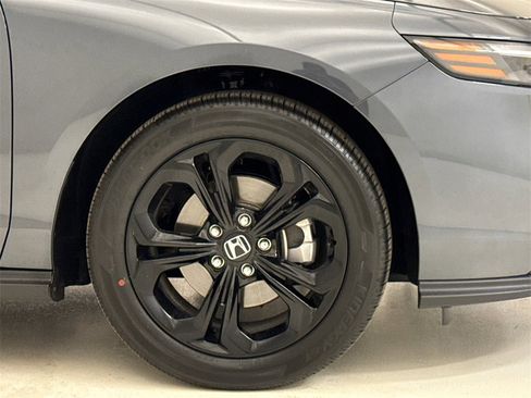 Certified 2025 Honda Accord SE image 6