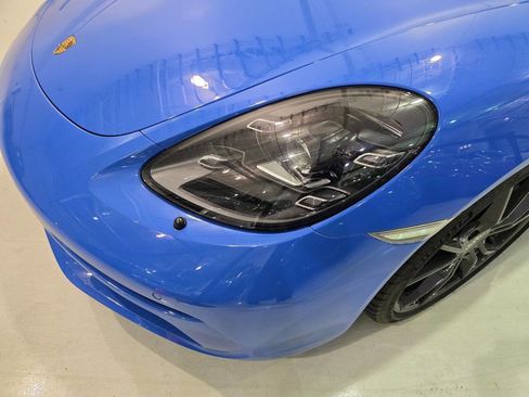 Used 2023 Porsche 718 Cayman w/ Premium Package RWD image 37