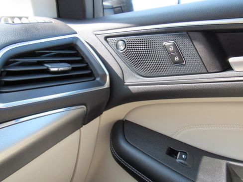 Used 2024 Ford Edge Titanium w/ Titanium Elite Package image 28