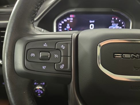 Used 2024 GMC Sierra 2500 Denali Ultimate image 16
