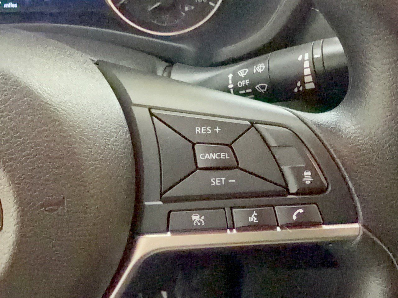 Used 2025 Nissan Sentra SV FWD image 19