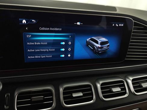 Used 2024 Mercedes-Benz GLS 450 4MATIC image 24
