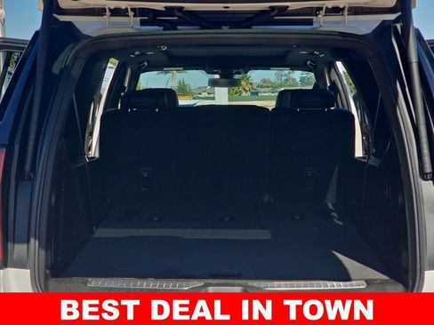 Used 2021 Chevrolet Suburban RST AWD/4WD image 13