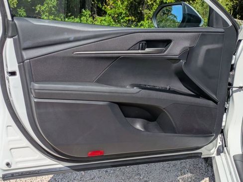 Used 2025 Toyota Camry LE image 11