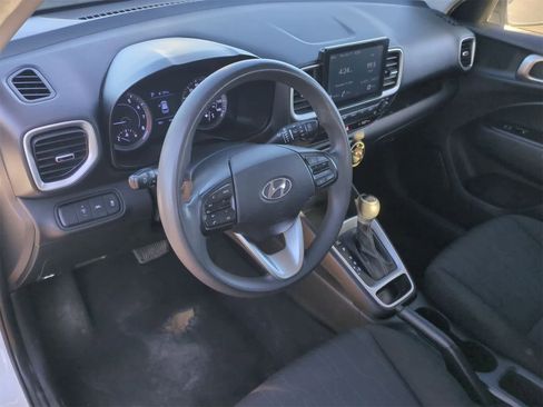 Used 2021 Hyundai Venue SE image 10