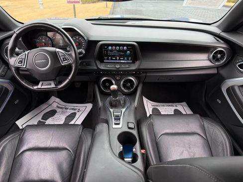 Used 2017 Chevrolet Camaro SS image 14