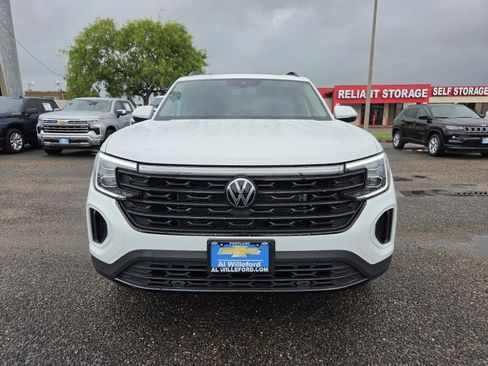 Used 2024 Volkswagen Atlas SE w/ Panoramic Sunroof Package FWD image 8