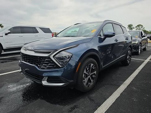 Certified 2024 Kia Sportage EX w/ EX Premium Package AWD/4WD image 4