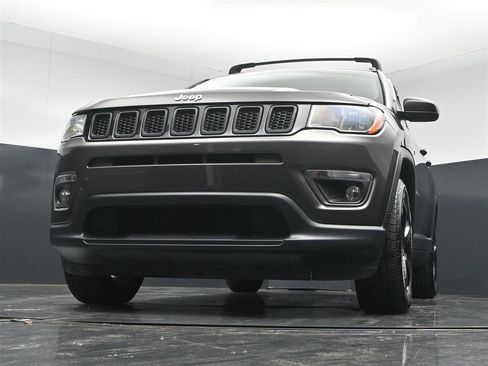 Used 2019 Jeep Compass Latitude AWD/4WD image 29