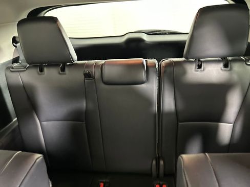 Used 2024 Toyota Highlander LE image 20