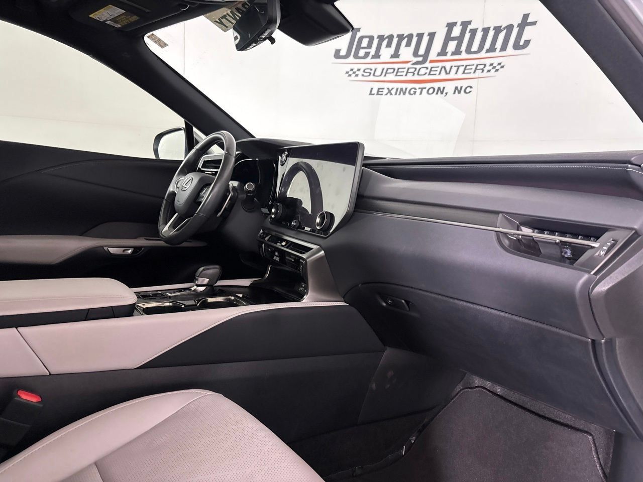 Used 2024 Lexus RX 350 FWD image 31