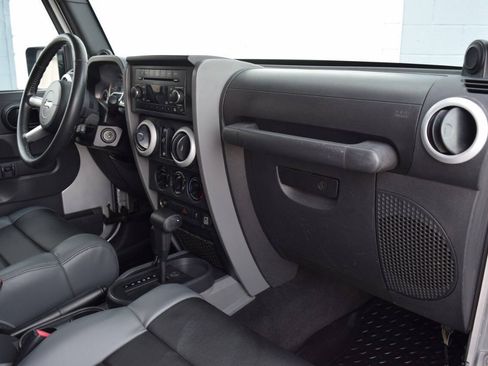 Used 2010 Jeep Wrangler Unlimited Sahara w/ Trailer Tow Group AWD/4WD image 50
