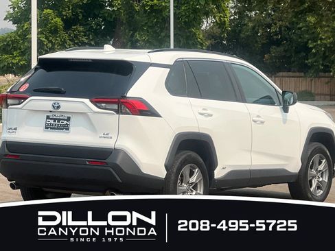 Used 2022 Toyota RAV4 LE AWD/4WD image 6