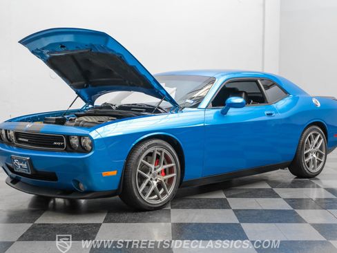 Used 2009 Dodge Challenger SRT8 w/ SRT Option Group II image 39