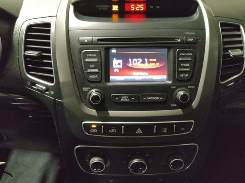 Used 2015 Kia Sorento LX AWD/4WD image 25