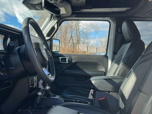 Used 2024 Jeep Wrangler High Altitude image 10