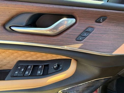 Used 2025 Jeep Grand Cherokee L Summit w/ Rear Seat Video Group I AWD/4WD image 23