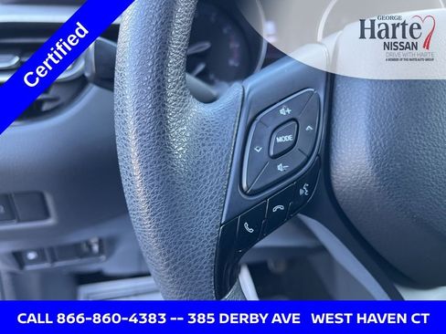 Used 2020 Toyota C-HR LE FWD image 30