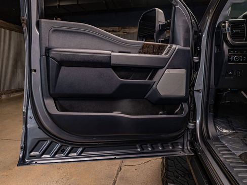 Used 2023 Ford F250 Lariat w/ Sport Appearance Package image 30