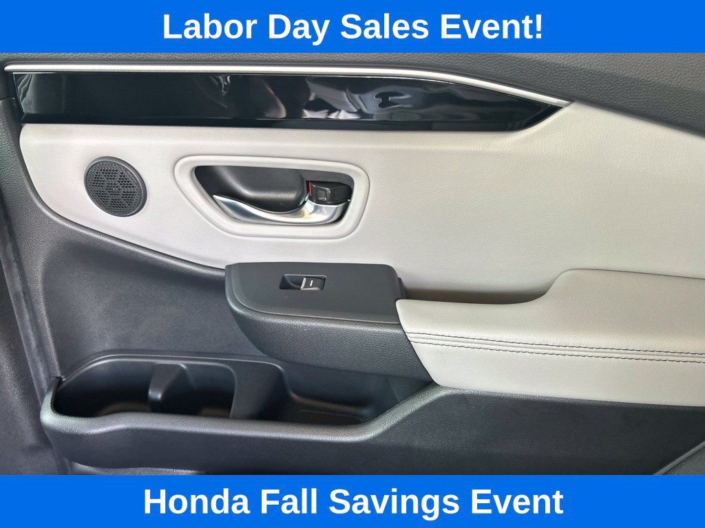 Used 2025 Honda Pilot EX-L image 17