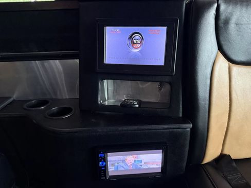 Used 2011 Mercedes-Benz Sprinter 2500 image 17