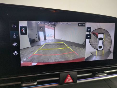 Used 2024 Hyundai Elantra Limited FWD image 24
