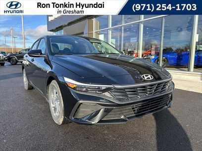 New 2025 Hyundai Elantra SE
