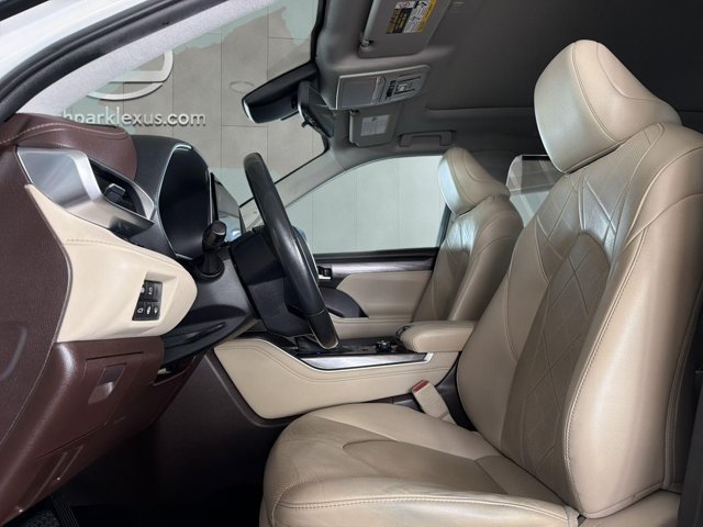 Used 2021 Toyota Highlander Platinum AWD/4WD image 7