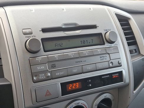 Used 2010 Toyota Tacoma PreRunner image 16