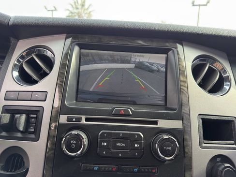 Used 2017 Ford Expedition Limited image 19