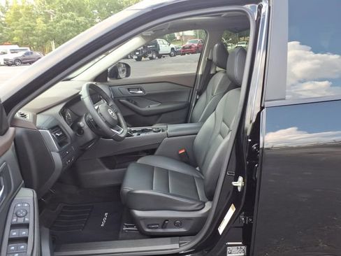 Used 2023 Nissan Rogue SV w/ SV Premium B Package AWD/4WD image 13