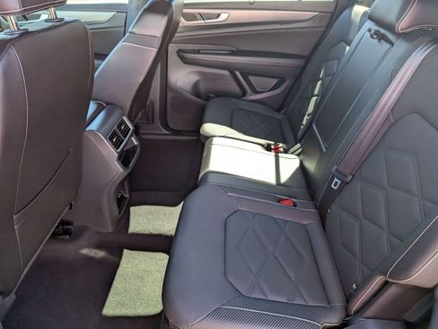 Used 2024 Volkswagen Atlas Cross Sport SE AWD/4WD image 32