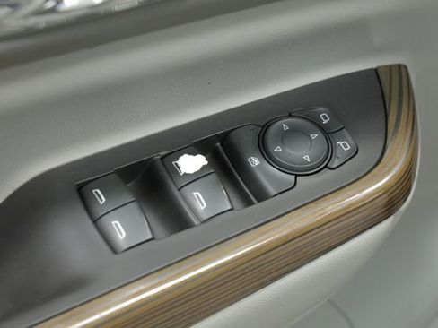 Used 2019 GMC Acadia SLE image 26