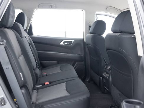 Used 2018 Nissan Pathfinder S image 29