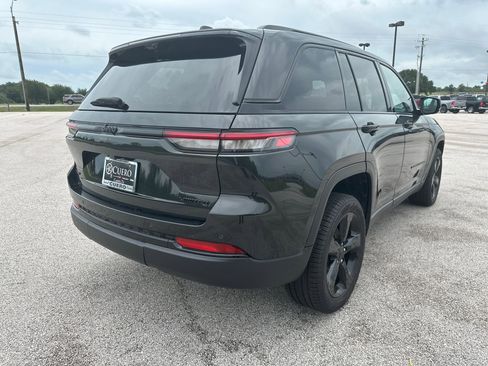 Used 2024 Jeep Grand Cherokee Limited w/ Luxury Tech Group II AWD/4WD image 5