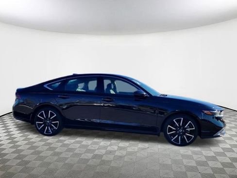Used 2024 Honda Accord Touring image 7