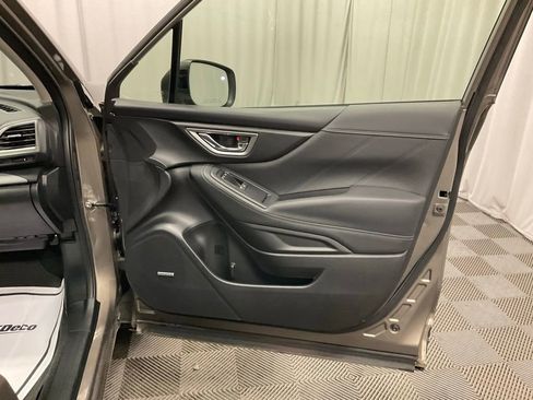 Used 2020 Subaru Forester Limited image 29