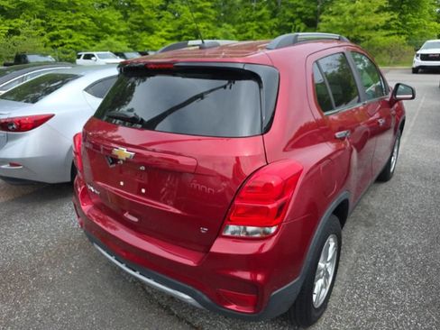 Used 2019 Chevrolet Trax LT w/ LT Convenience Package AWD/4WD image 4