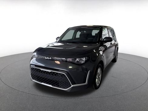 Used 2025 Kia Soul LX w/ LX Technology Package FWD image 6