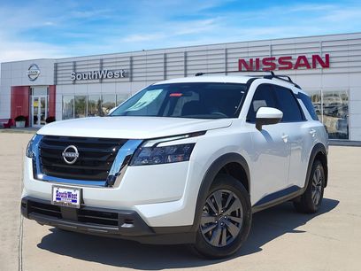 New 2025 Nissan Pathfinder SV