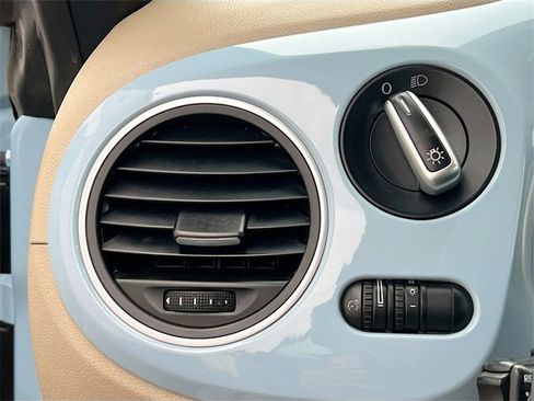 Used 2015 Volkswagen Beetle 1.8T image 10