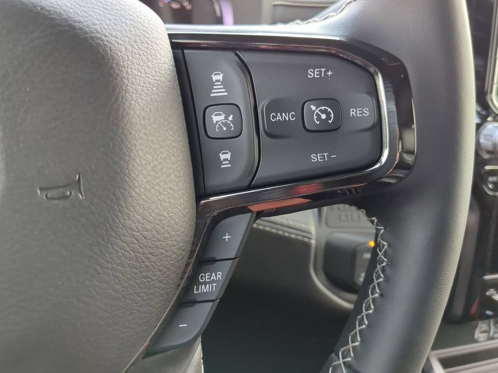 New 2025 RAM 2500 Limited AWD/4WD image 19