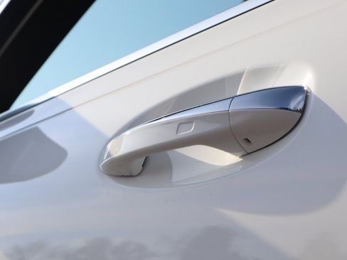 New 2026 Mercedes-Benz GLB 250 4MATIC image 12